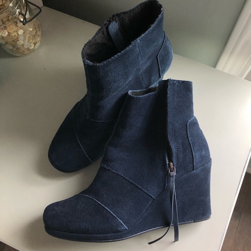 TOMS suede navy boots